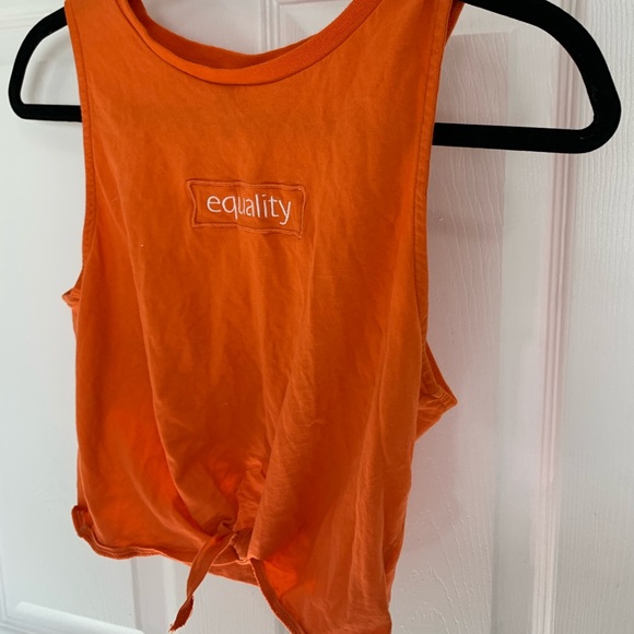 Top - Picture 2 of 2